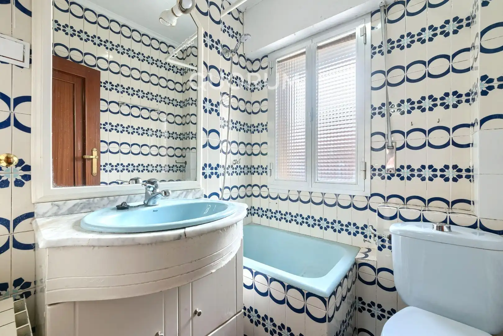 Bathroom of Flat for sale in Basauri   with Heating, Parquet flooring and Terrace