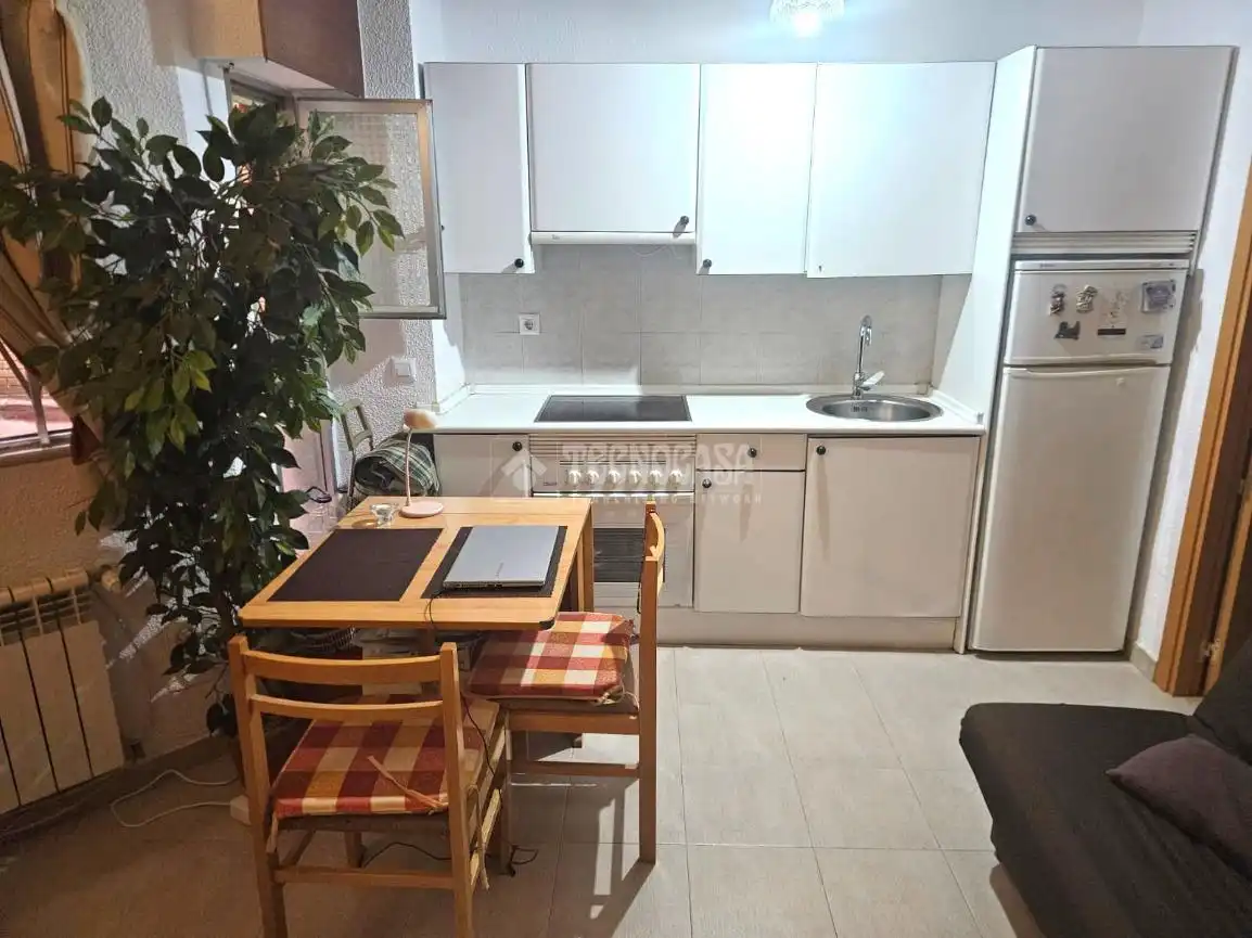 Cuina de Estudi en venda en Madrid amb Calefacció