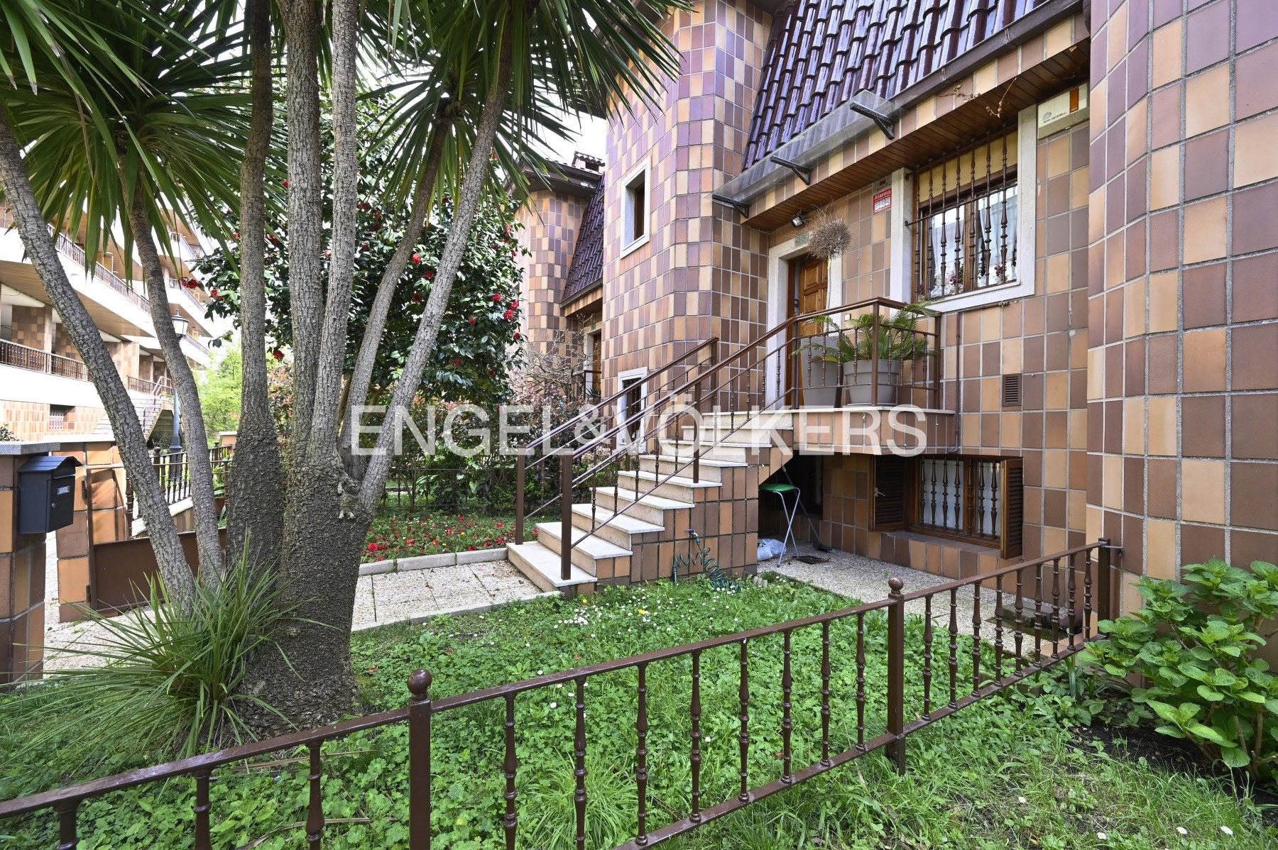 Vista exterior de Casa adosada en venta en Santander con Calefacción, Parquet y Terraza