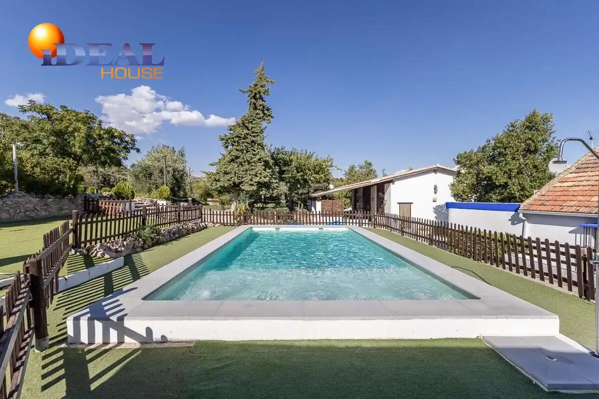Detached house with pool for sale in Íllora
