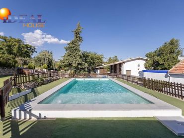 Detached house with pool for sale in Íllora