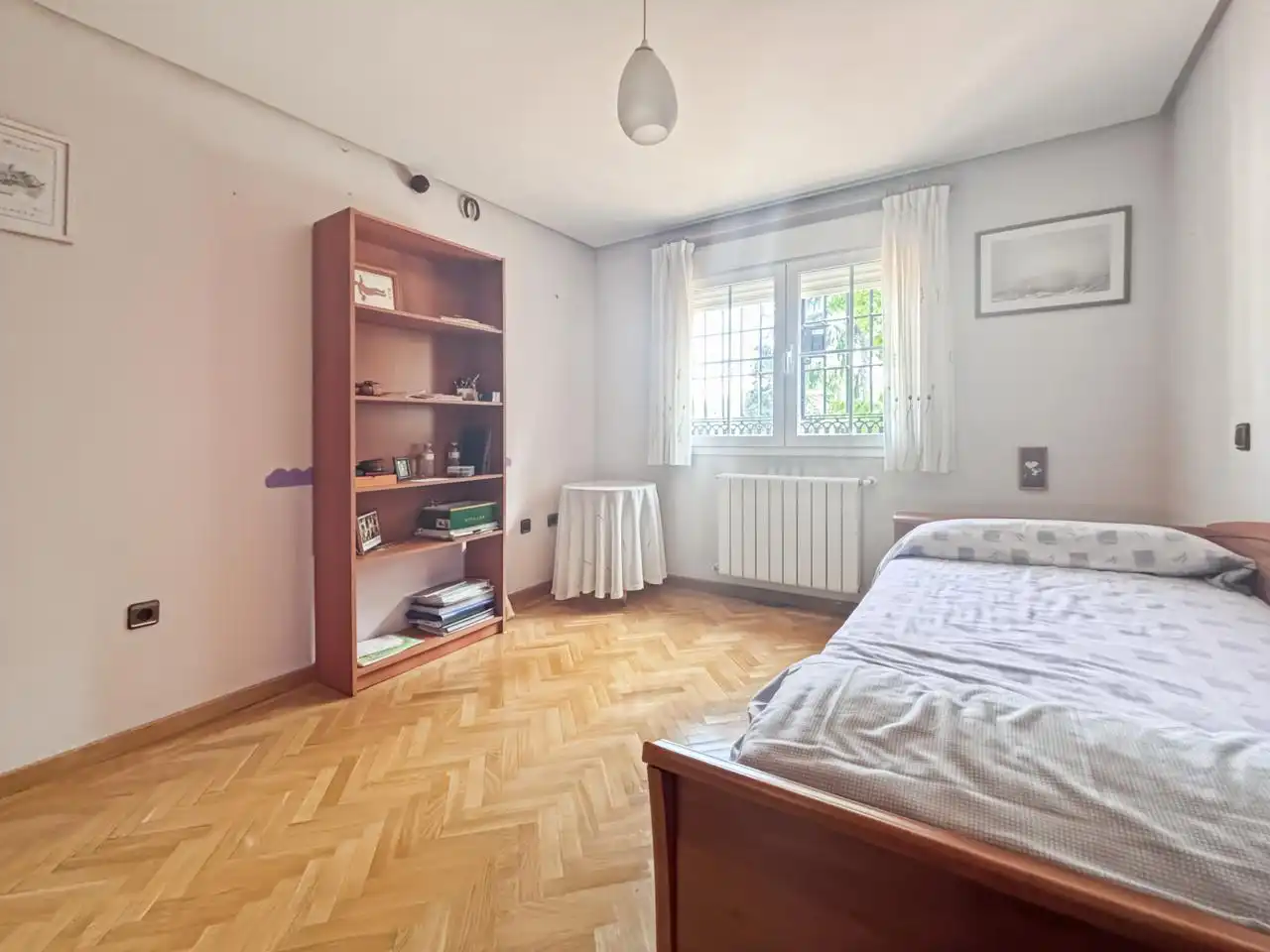 Dormitori de Casa o xalet en venda en Galapagar amb Calefacció, Jardí privat i Parquet