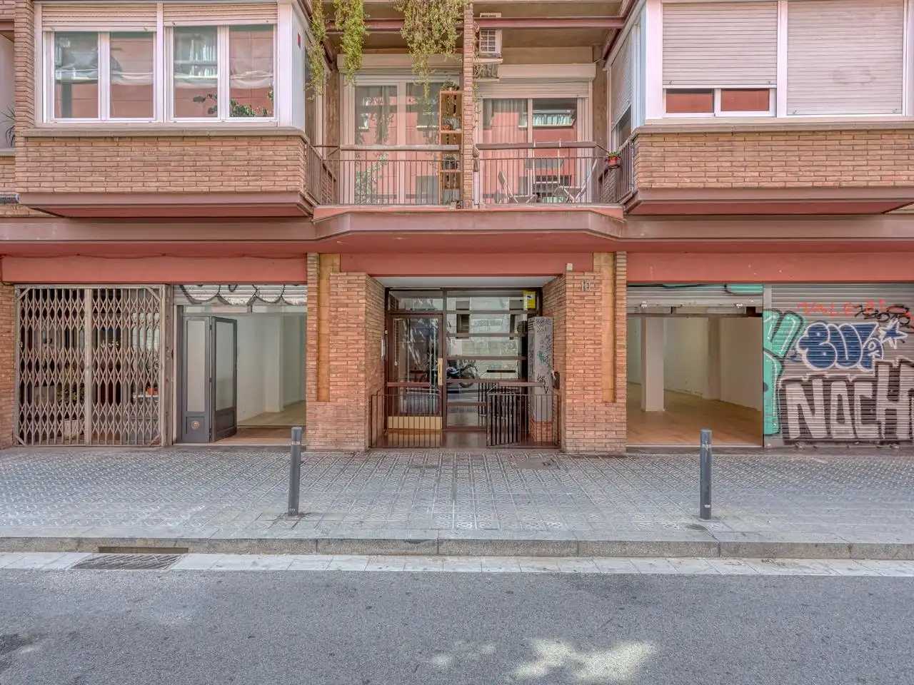 Vista exterior de Local en venta en Barcelona