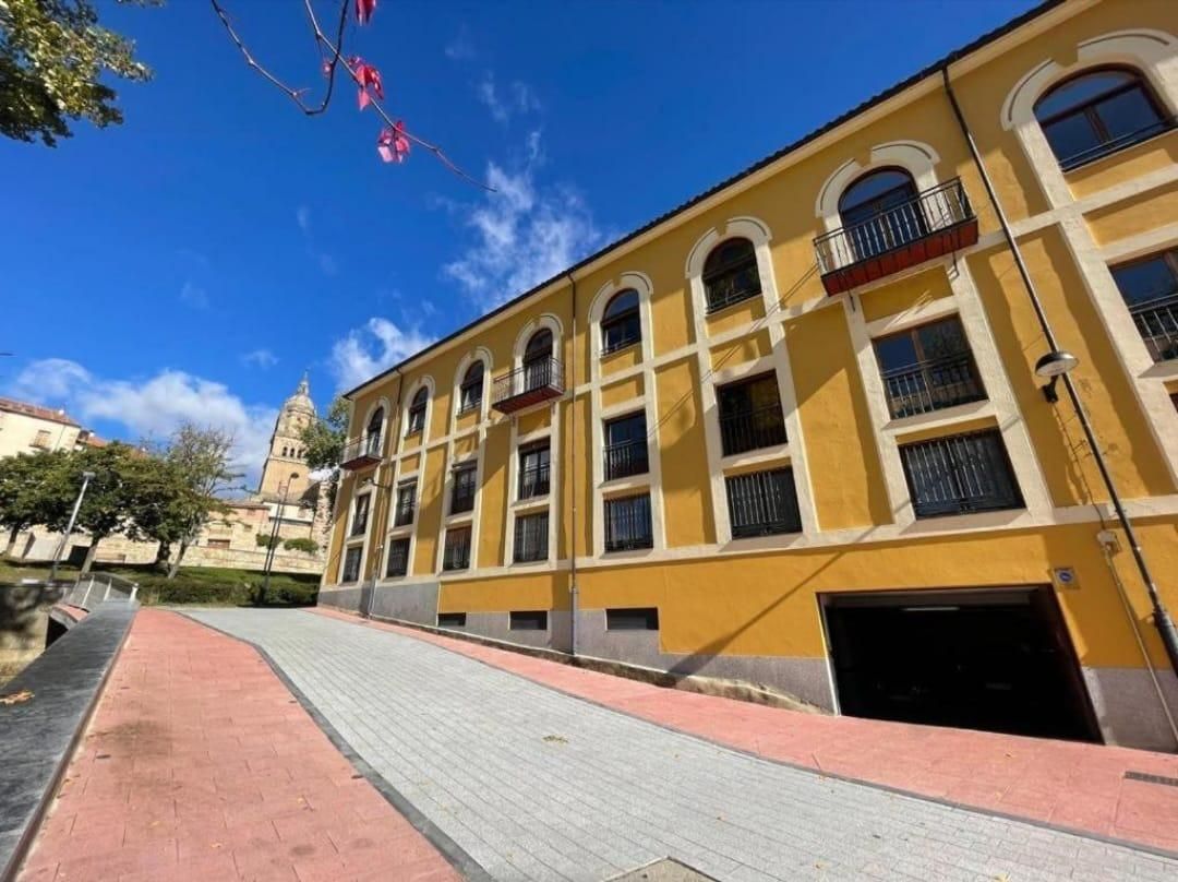 Vista exterior de Apartament de lloguer en Salamanca Capital amb Calefacció i Piscina comunitària