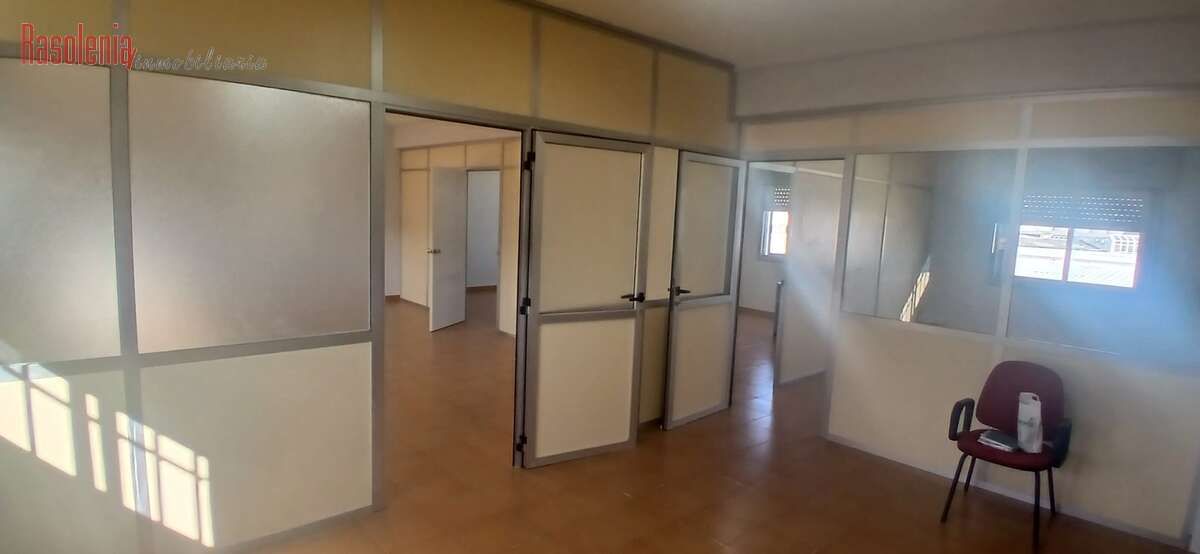 Oficina de alquiler en GUTEMBERG