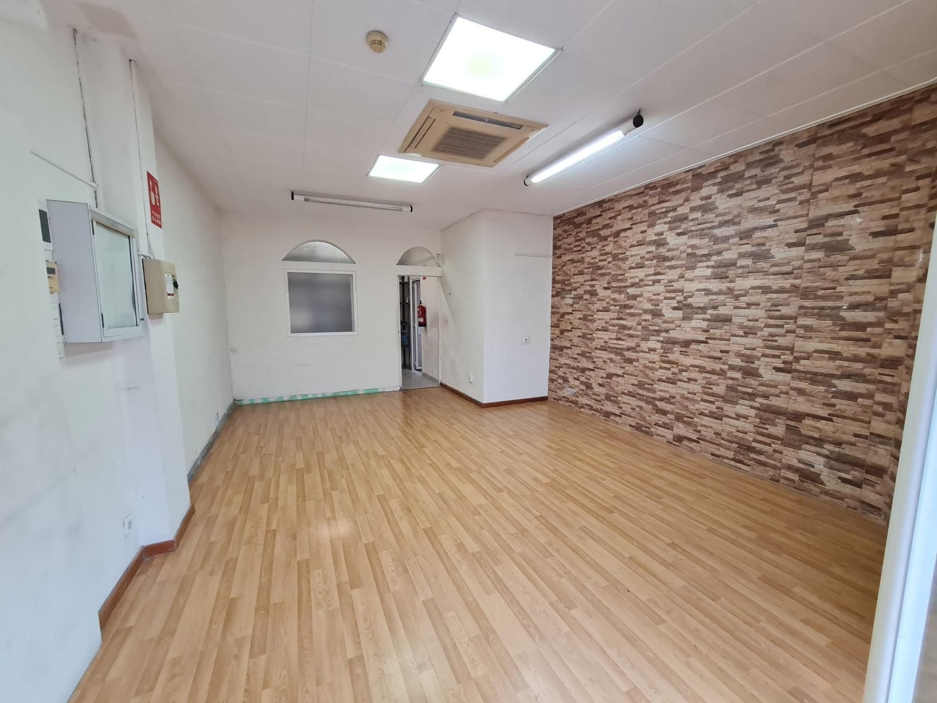 Local en venta en Montcada i Reixac