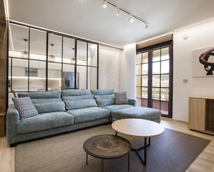 Sala d'estar de Pis de lloguer en Bilbao  amb Aire condicionat i Terrassa