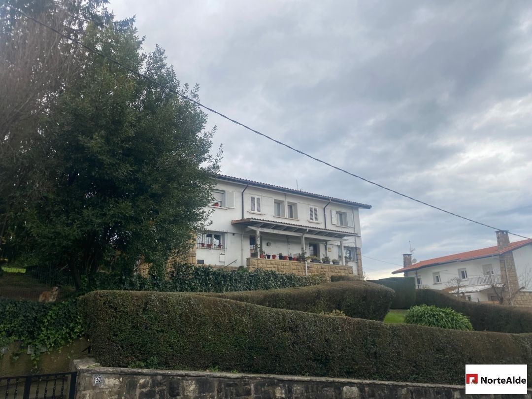 Exterior view of Single-family semi-detached for sale in Sondika  with Furnished