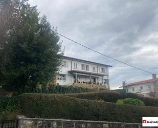 Vista exterior de Casa adosada en venda en Sondika amb Moblat