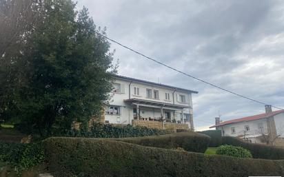 Vista exterior de Casa adosada en venda en Sondika amb Moblat