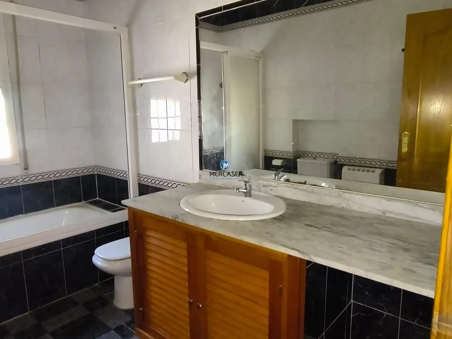 Bany de Casa o xalet en venda en Nuevo Baztán amb Piscina