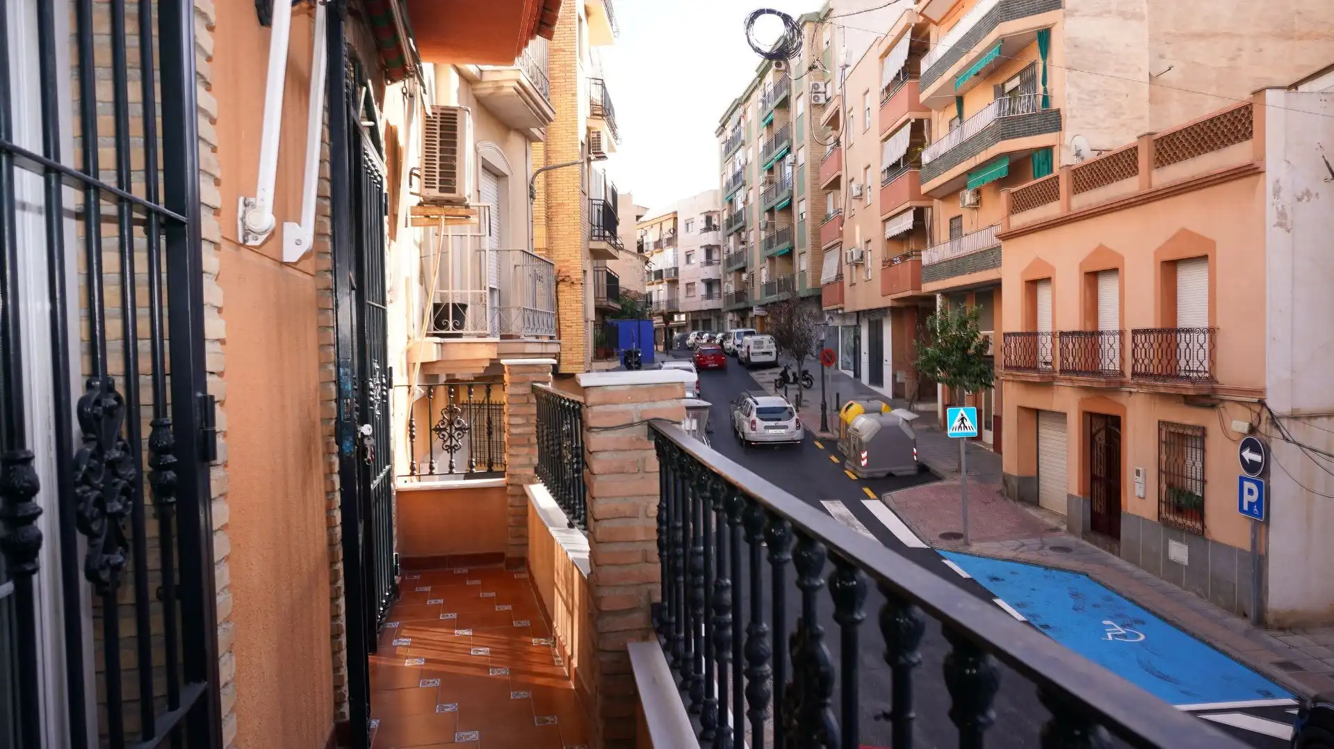 Vista exterior de Casa adosada en venda en Motril amb Aire condicionat i Terrassa