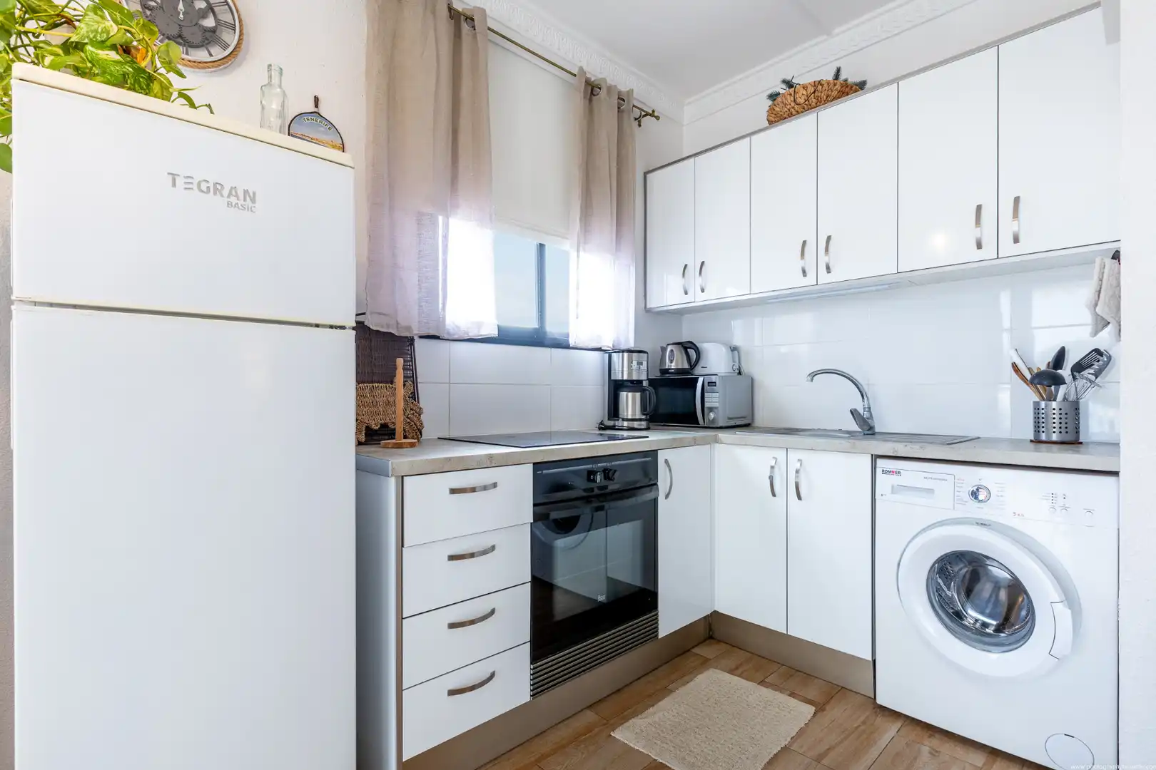 Cocina de Apartamento de alquiler en Arona con Aire acondicionado, Calefacción y Parquet