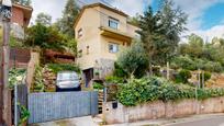 Vista exterior de Casa o xalet en venda en Corbera de Llobregat amb Aire condicionat, Calefacció i Jardí privat