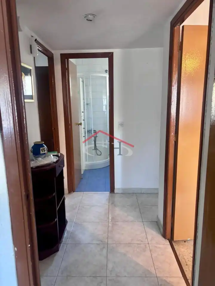 Bany de Pis en venda en León Capital  amb Calefacció, Traster i Moblat