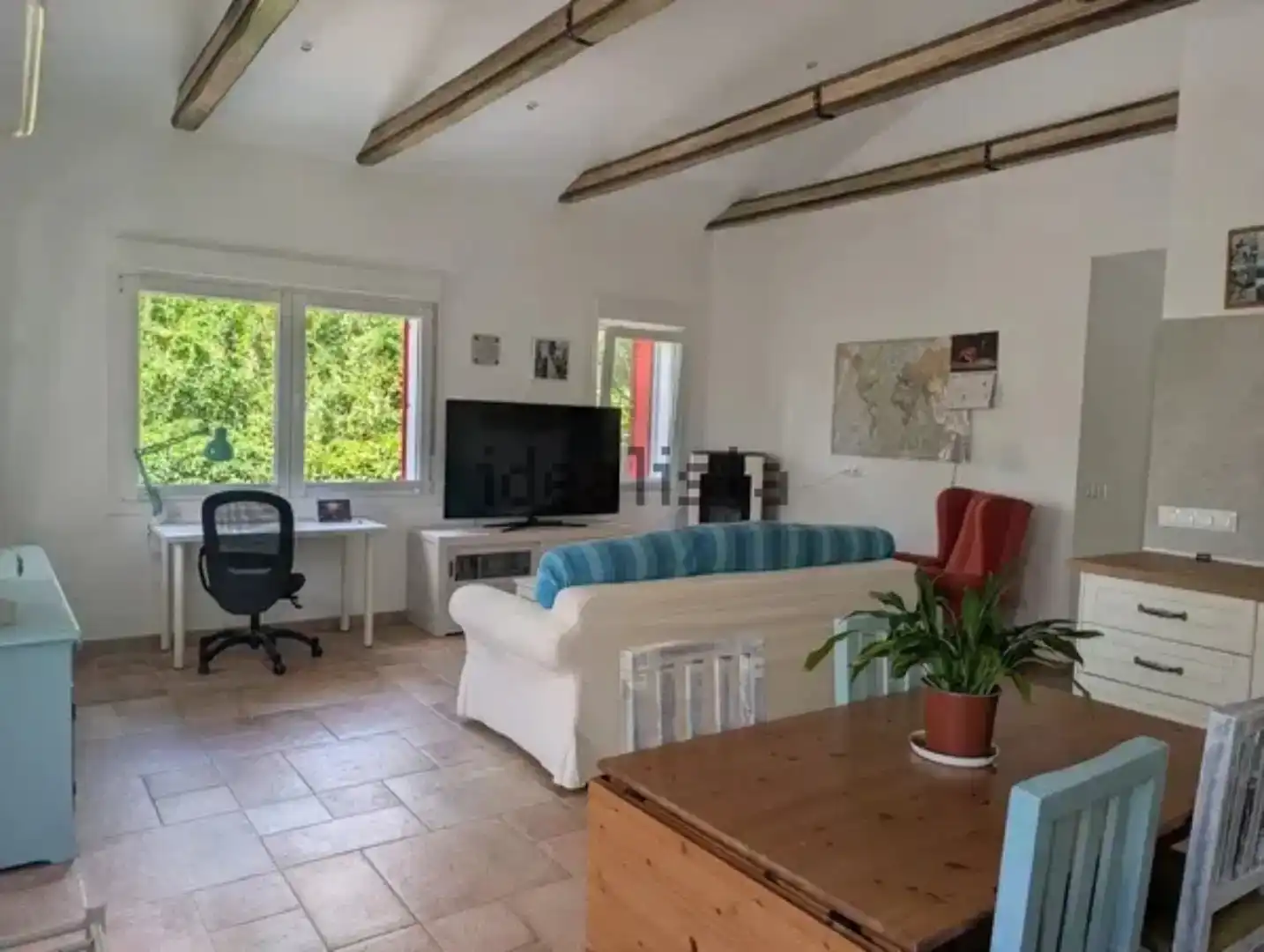 Sala d'estar de Pis en venda en Bustarviejo amb Jardí privat, Traster i Moblat