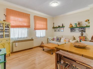 Rez-de-chaussée à vendre à Carrer Sant Pasqual Bailón