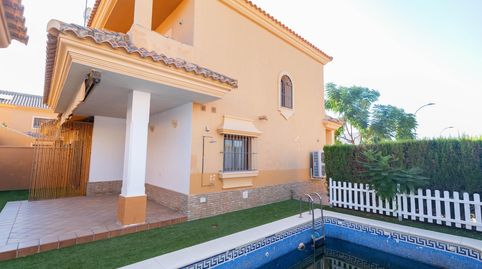 CHALET CON PISCINA LISTO PARA ENTRAR A VIVIR