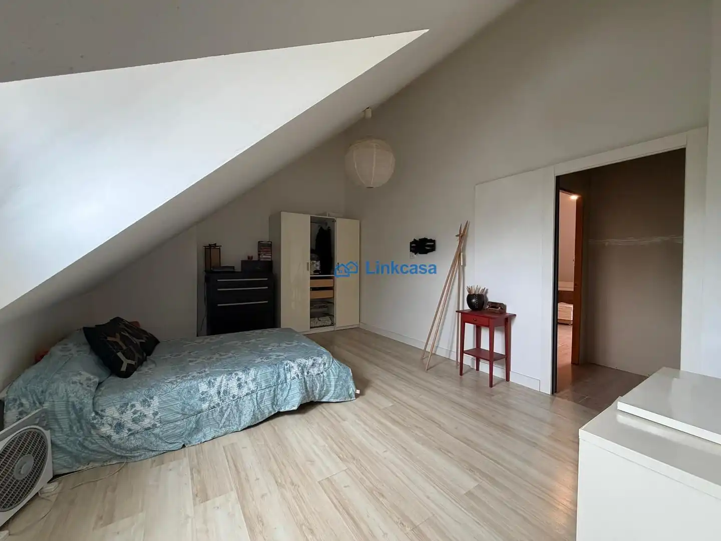 Habitación de Casa adosada en venta en Velilla de San Antonio con Aire acondicionado, Calefacción y Jardín privado