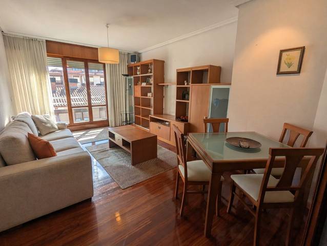 Piso en Venta en Euskal Herria Plaza en Amorebieta-Etxano