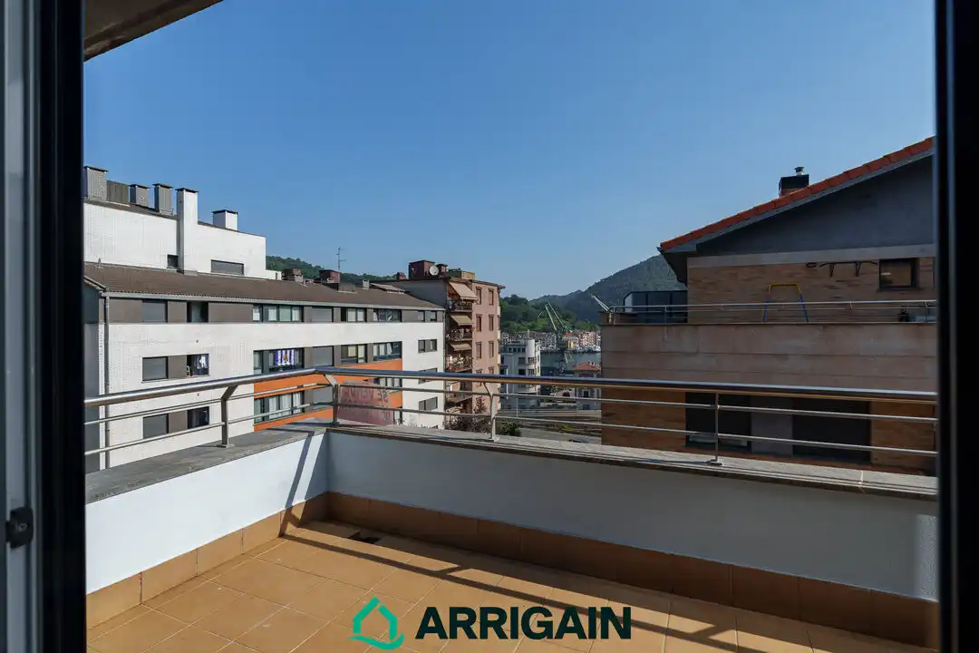 Terraza de Piso en venta en Donostia - San Sebastián  con Calefacción, Terraza y Alarma