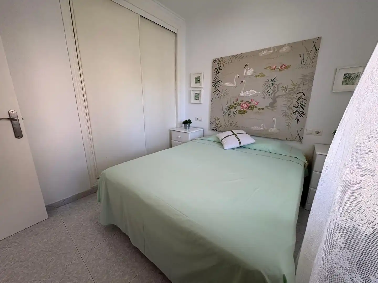 Dormitori de Apartament de lloguer en Torrox amb Terrassa i Piscina comunitària