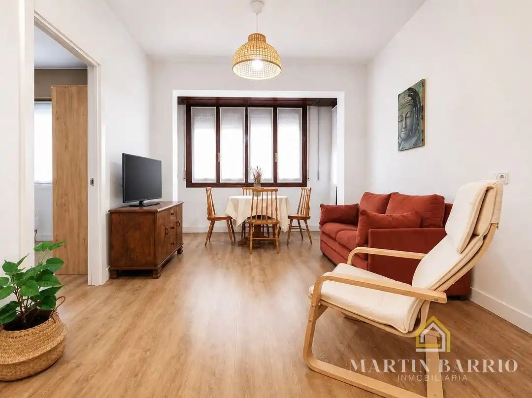 Flat with terrace for sale in Miguel de Cervantes Kalea, imagen 2