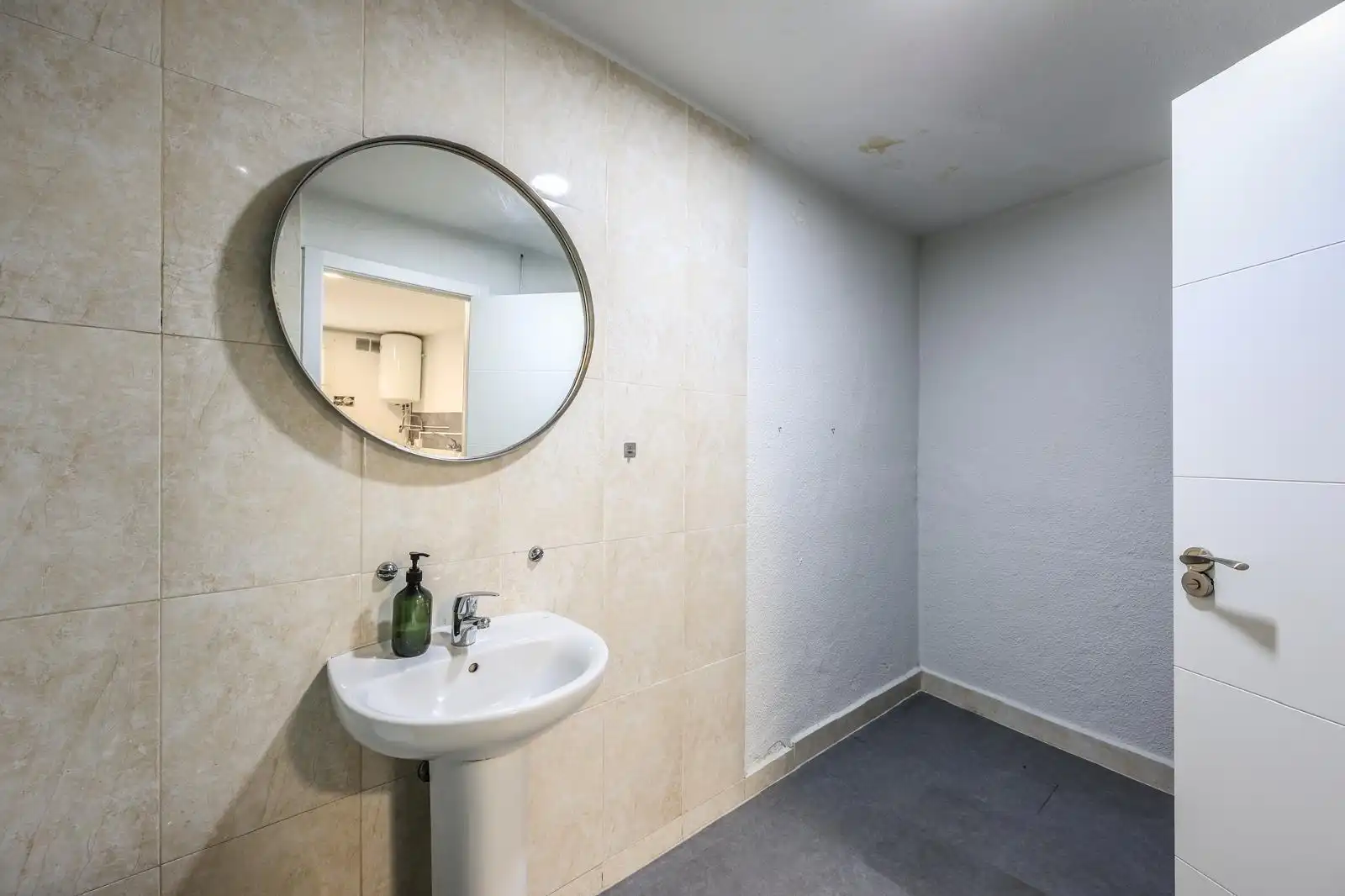 Piso en venta en Madrid con Calefacción y Amueblado