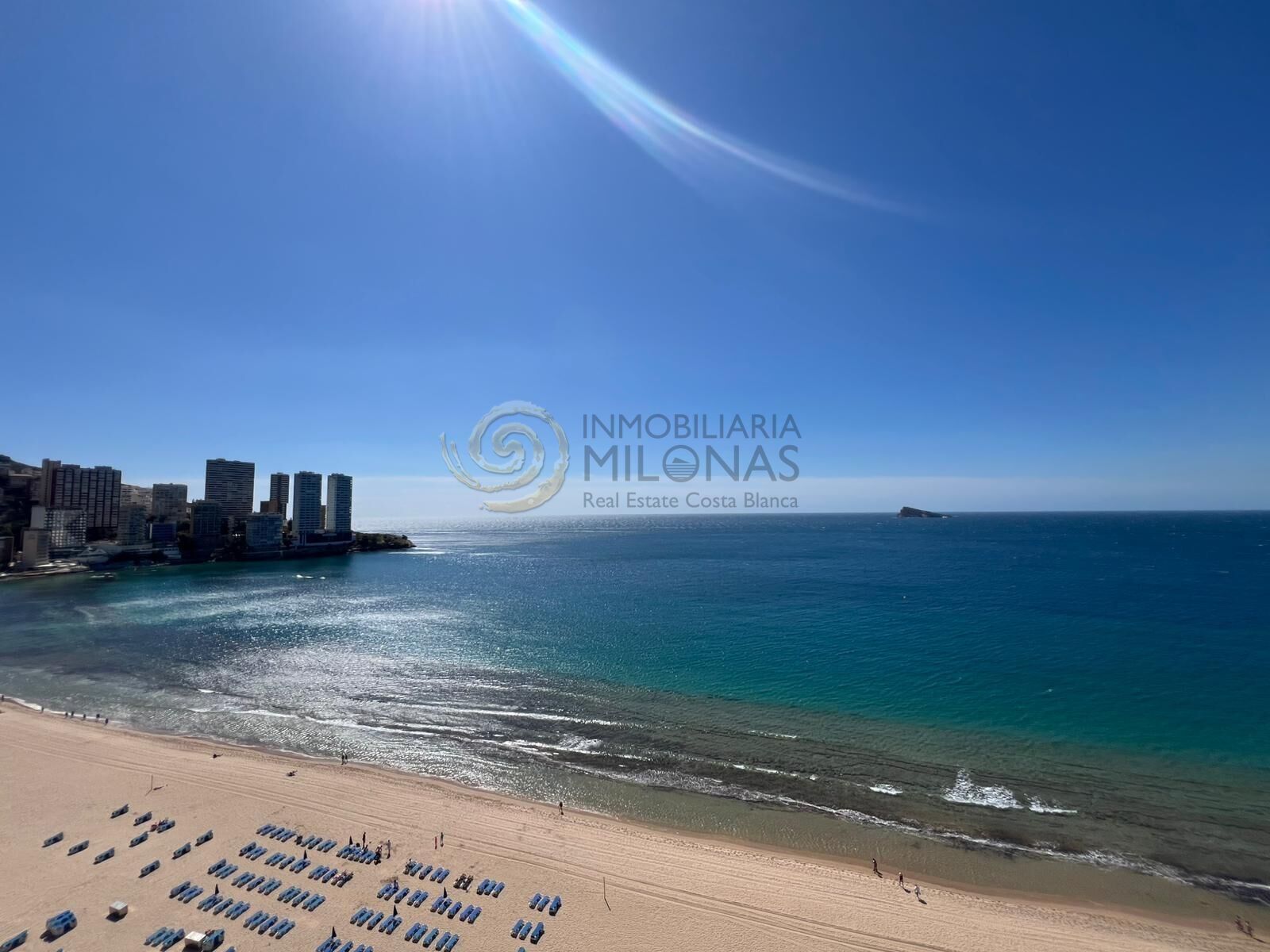 Vista exterior de Estudio en venta en Benidorm con Jardín privado, Amueblado y Piscina comunitaria