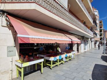 Local comercial de lloguer a Centre - Estació