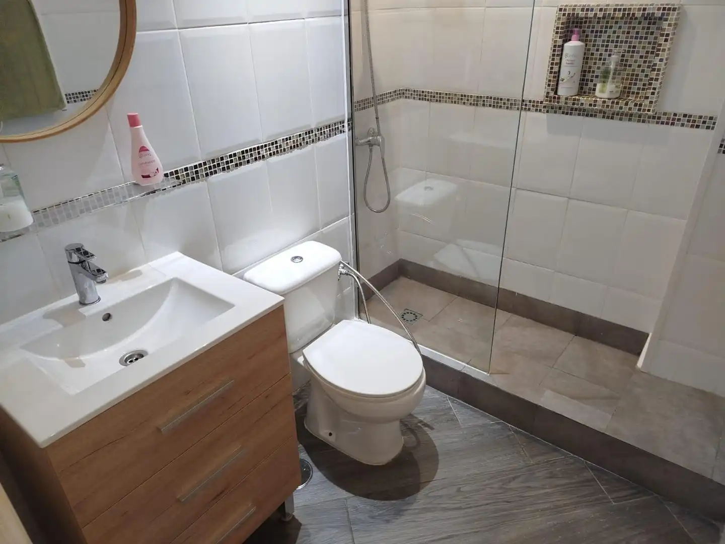 Bathroom of Study for rent in Las Palmas de Gran Canaria  with Air Conditioner, Furnished and Balcony