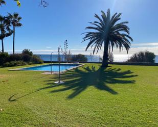 Piscina de Casa o xalet en venda en Estepona amb Aire condicionat, Terrassa i Piscina