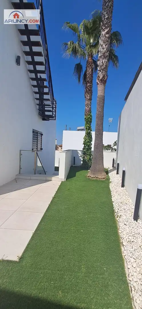 Terrassa de Casa o xalet de lloguer en Montequinto amb Aire condicionat, Jardí privat i Traster