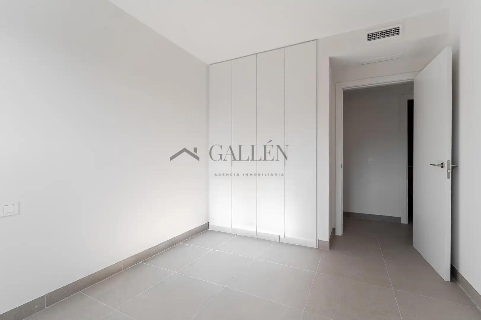 Habitación de Piso en venta en Castellón de la Plana / Castelló de la Plana con Aire acondicionado, Calefacción y Terraza