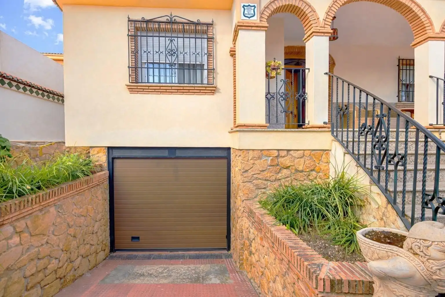 Exterior view of Houses for sale in Güevéjar  with Private garden, Terrace and Storage room