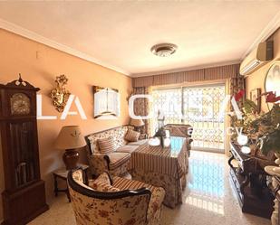 Living room of Flat for sale in  Sevilla Capital  with Terrace