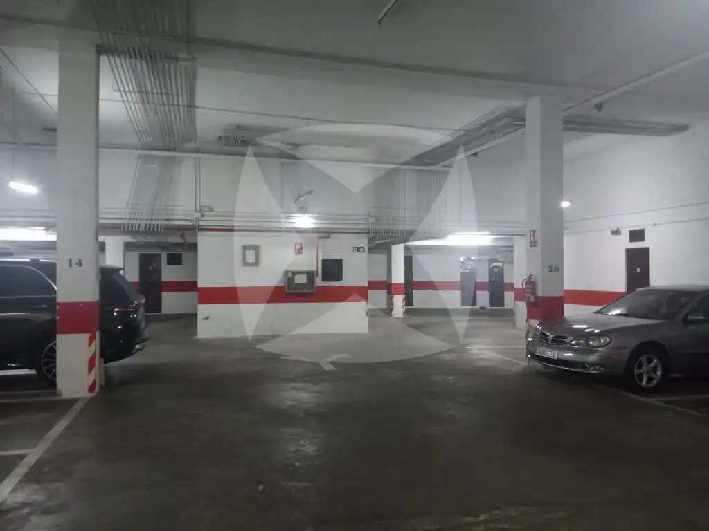 Aparcament de Pis en venda en Badajoz amb Aire condicionat, Terrassa i Moblat