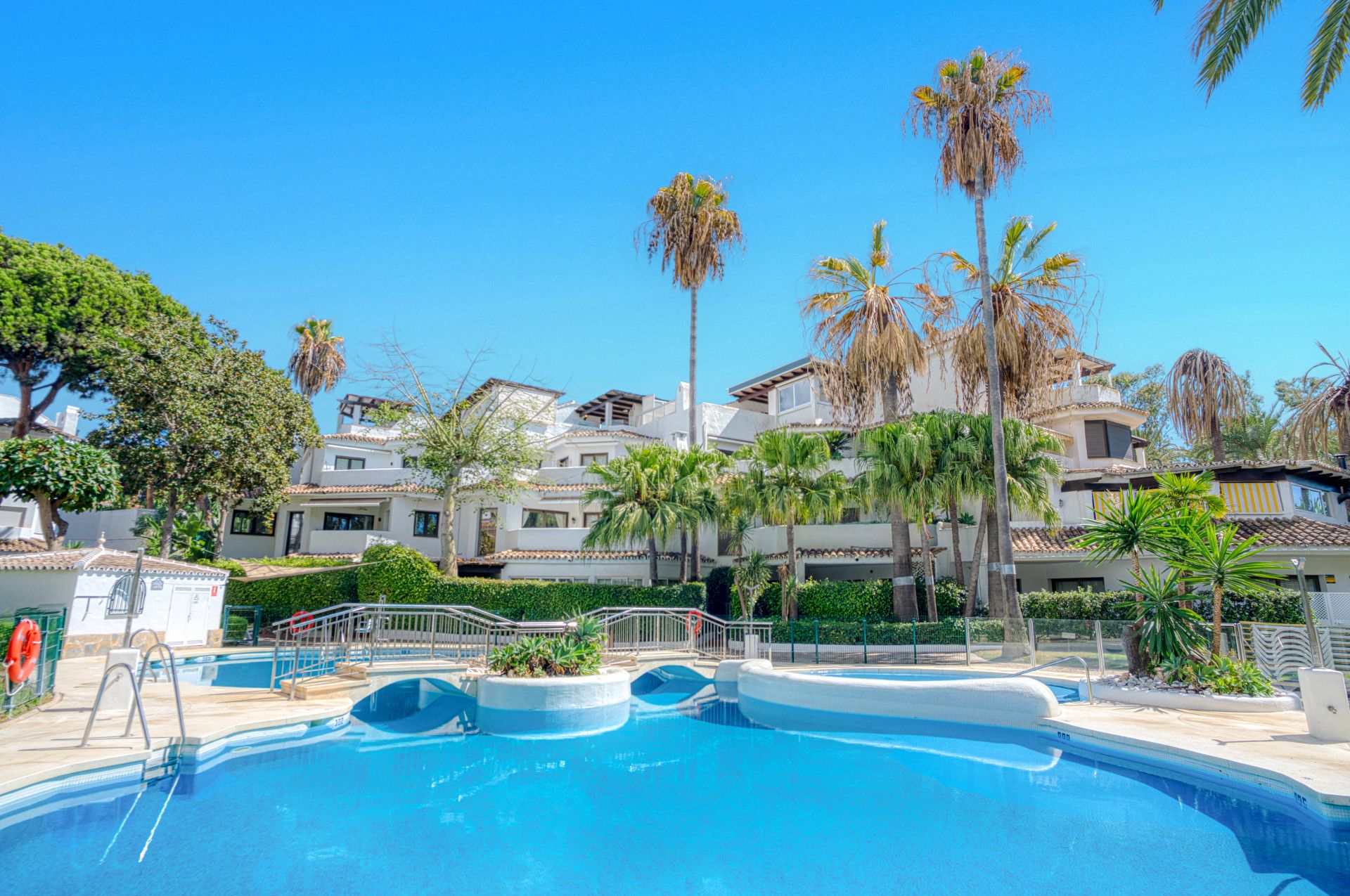 Piscina de Apartament en venda en Marbella amb Aire condicionat, Terrassa i Piscina