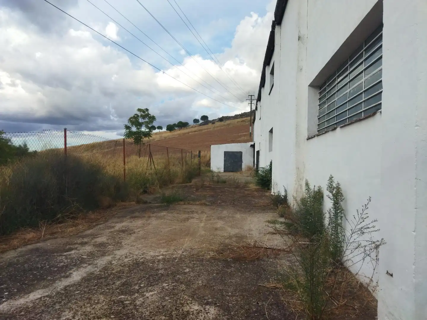 Vista exterior de Nau industrial de lloguer en Cáceres