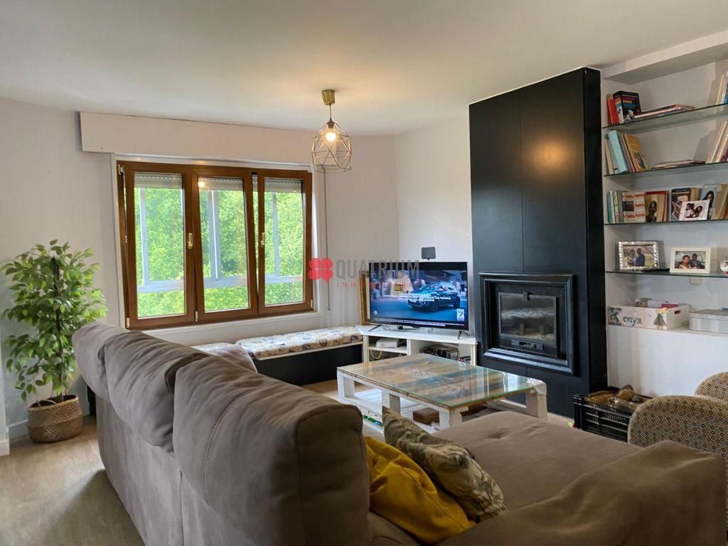 Sala d'estar de Dúplex en venda en Teo amb Traster
