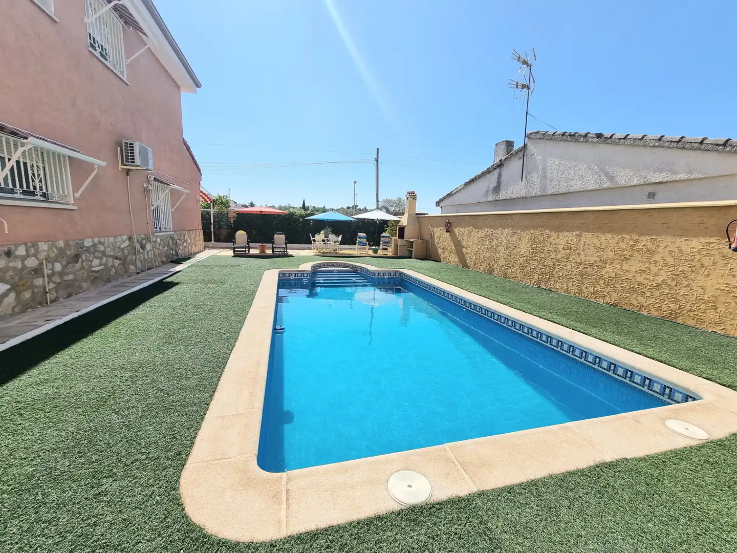 Piscina de Casa o xalet en venda en Escalona amb Aire condicionat, Jardí privat i Traster