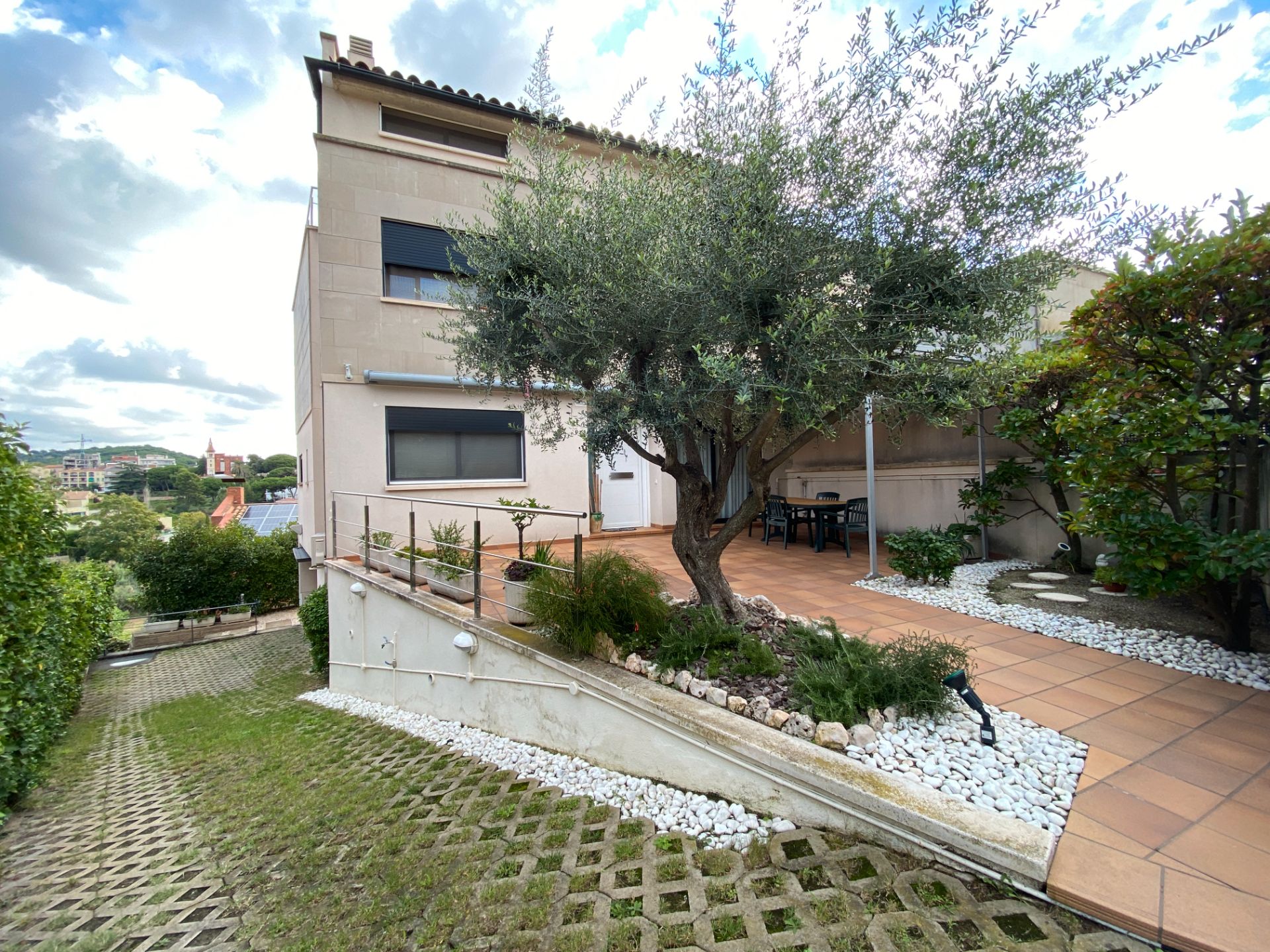 Exterior view of Single-family semi-detached for sale in Tiana  with Air Conditioner, Heating and Private garden