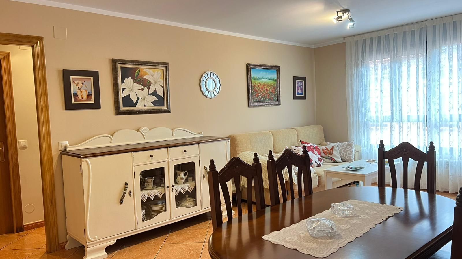 Comedor de Piso en venta en Cangas de Onís con Calefacción