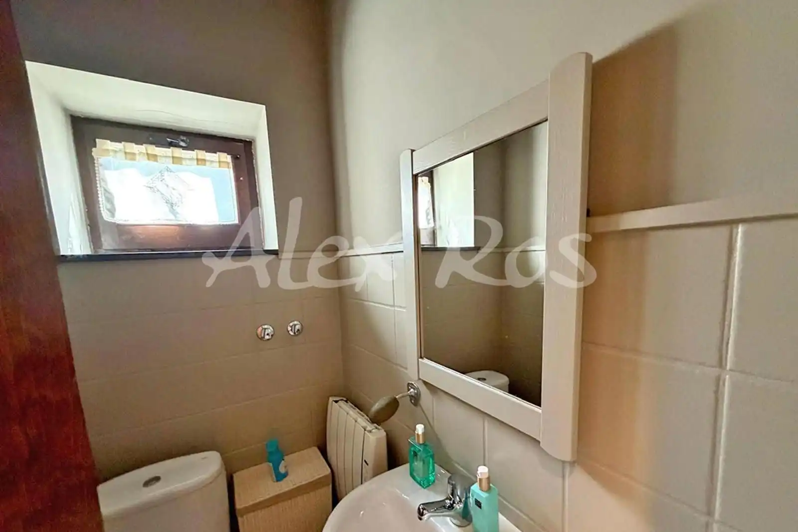 Bany de Casa o xalet en venda en Isòvol amb Calefacció, Terrassa i Traster