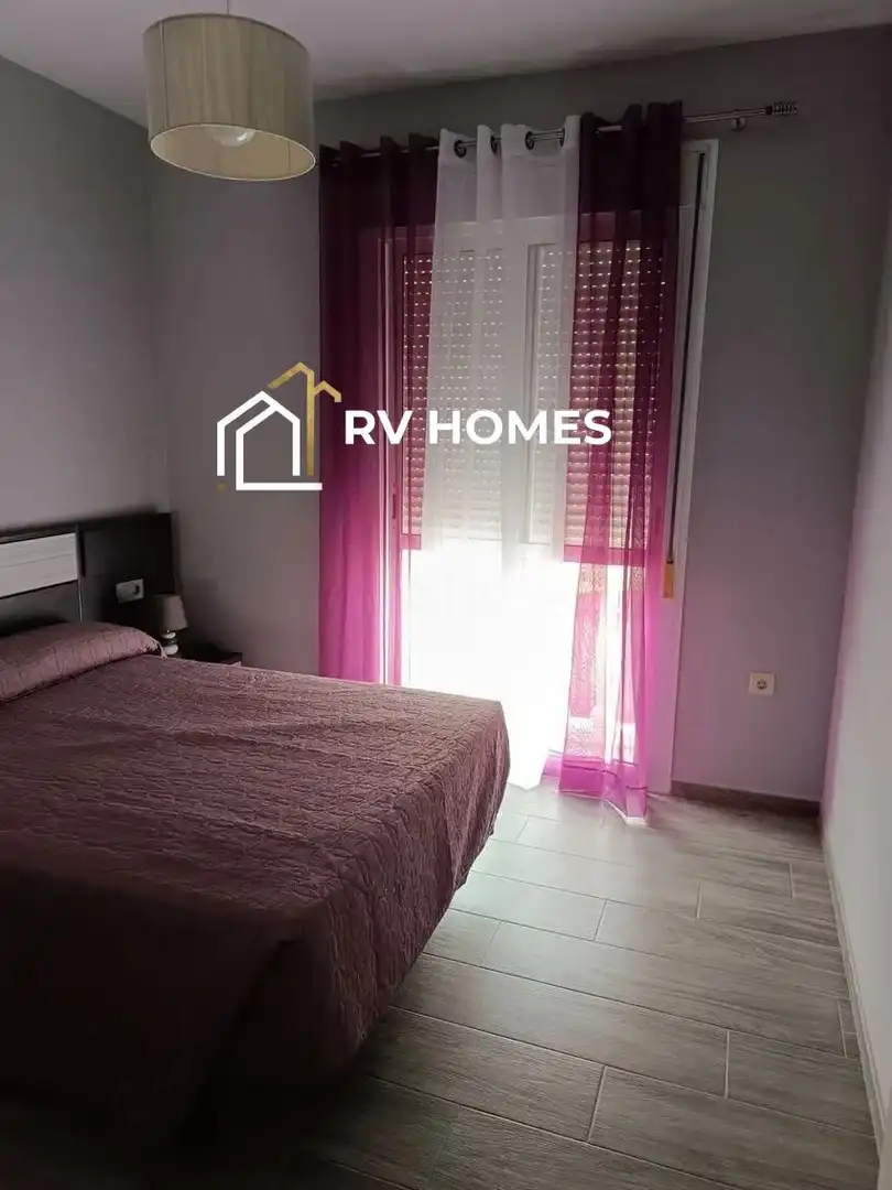 Schlafzimmer von Einfamilien-Reihenhaus zur Miete in Cáceres mit Heizung, Terrasse und Möbliert