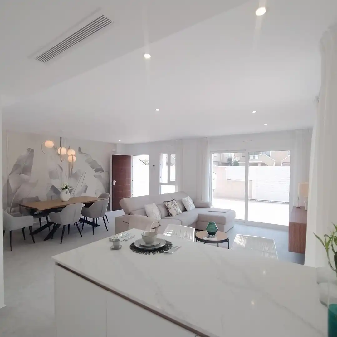 Rez-de-chaussée avec piscine à vendre à Nueva Torrevieja - Aguas Nuevas