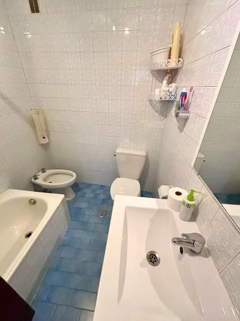 Baño de Piso en venta en Gijón  con Calefacción, Parquet y Amueblado