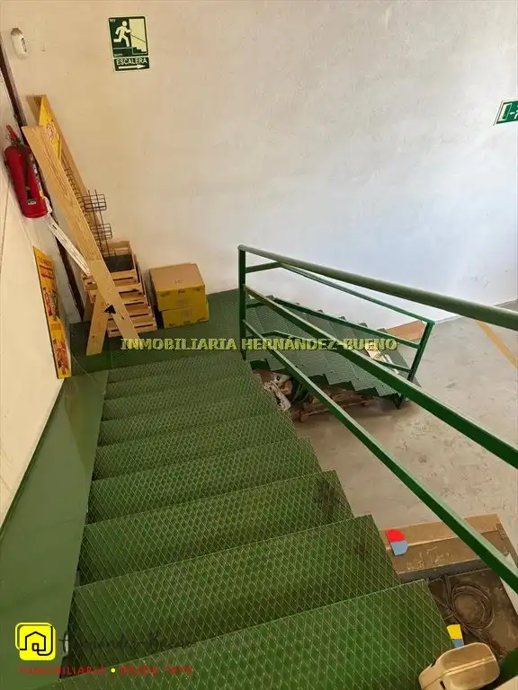 Parkplatz von Fabrikhallen zum Verkauf in Calvarrasa de Abajo, Salamanca