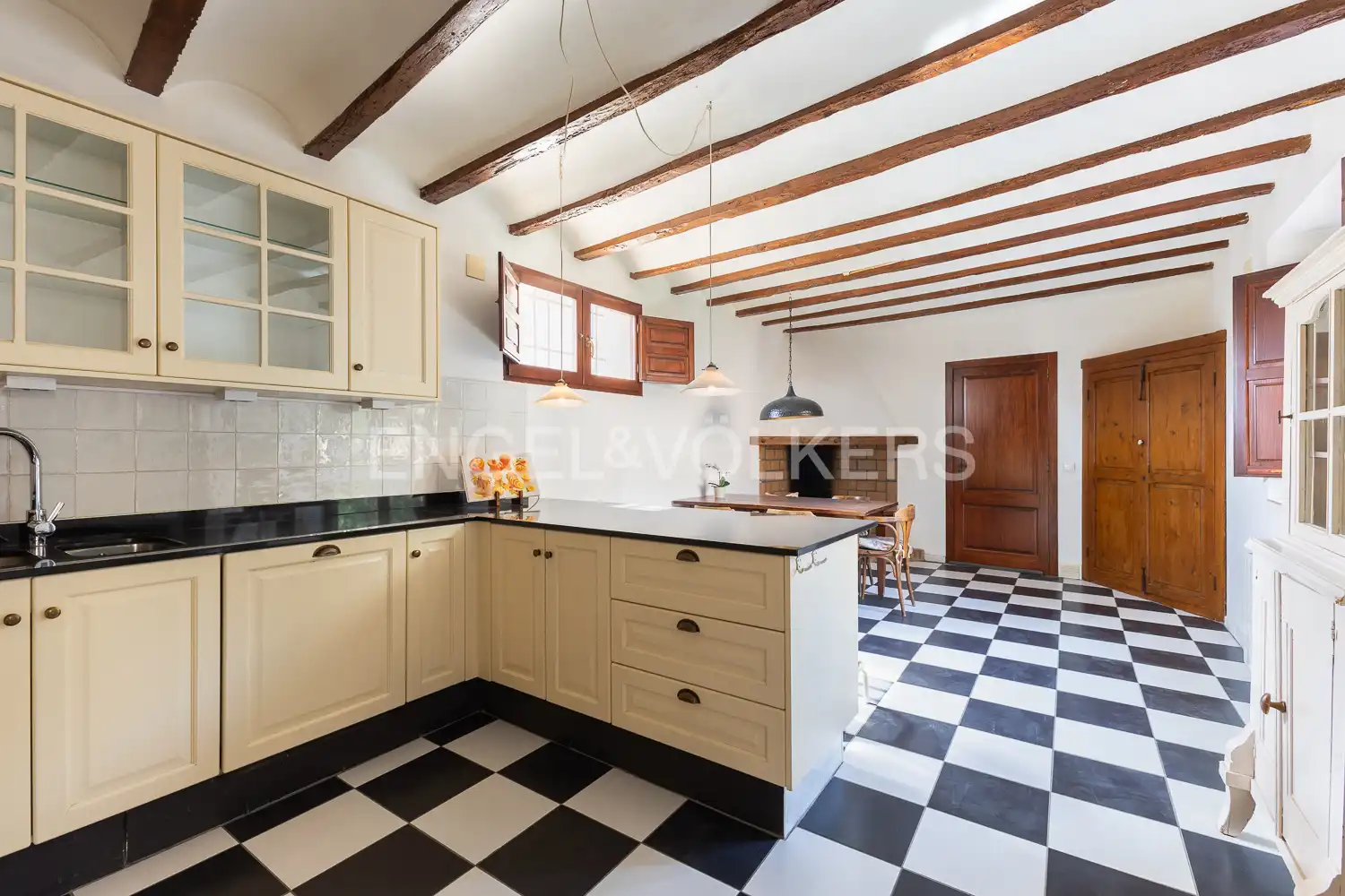 Cocina de Casa o chalet en venta en Manuel con Aire acondicionado, Calefacción y Parquet