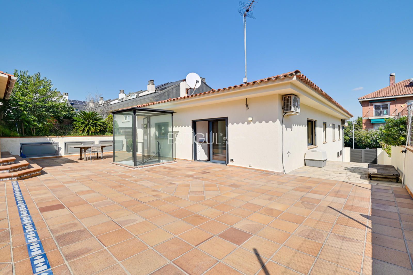 Vista exterior de Casa o xalet en venda en Sant Cugat del Vallès amb Aire condicionat, Calefacció i Terrassa